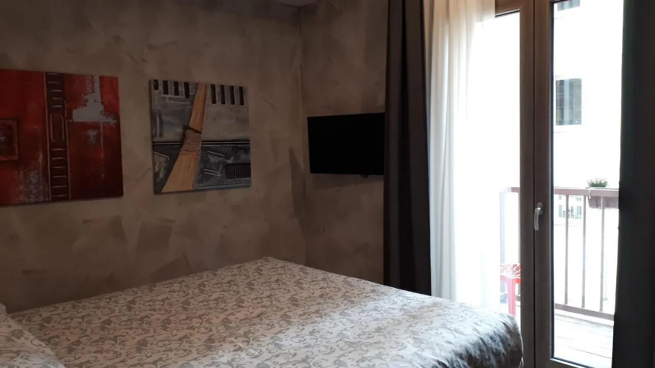 Hotel Bed & Rooms , Corte Rossa -1 Min Walk To Bernina Express Tirano