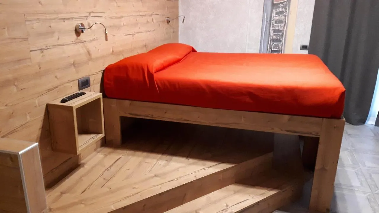 Hotel Bed & Rooms , Corte Rossa -1 Min Walk To Bernina Express Tirano