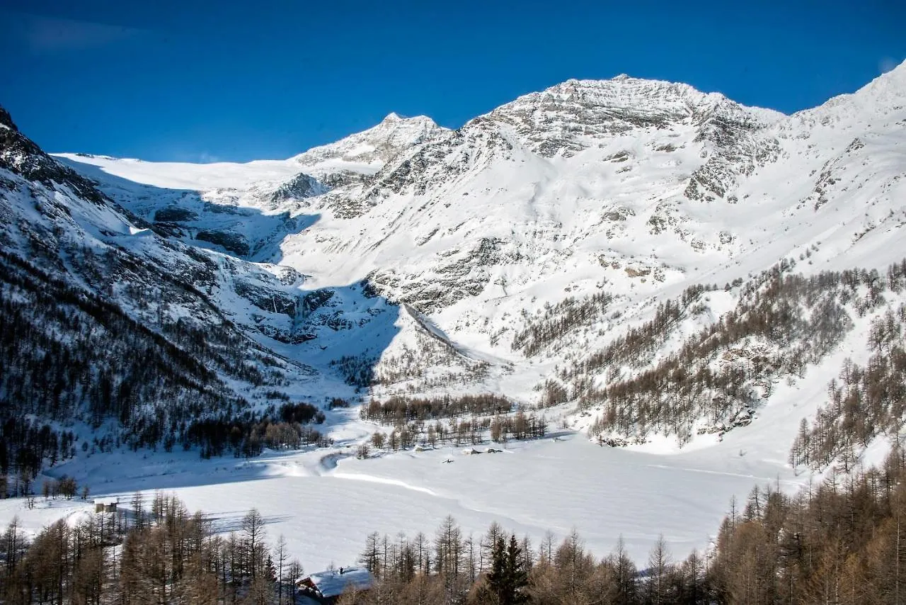 Hotel Bed & Rooms , Corte Rossa -1 Min Walk To Bernina Express Tirano
