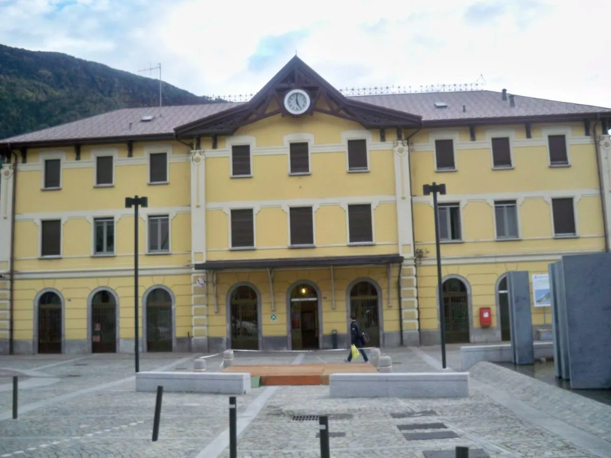 Hotel Bed & Rooms , Corte Rossa -1 Min Walk To Bernina Express Tirano Italy